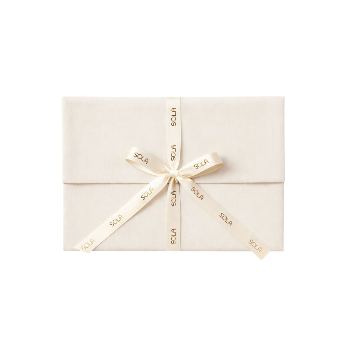 Beige envelope with a bow and 'SOLA' ribbon on a white background